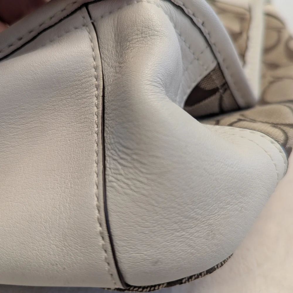 Y2K Vintage Coach Bleeker Signature Buckle Flap Shoulder Bag With White Leather